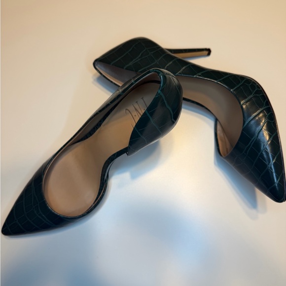 Elegant Green Croc-Embossed heels pumps INC 7.5 size - Picture 5 of 8